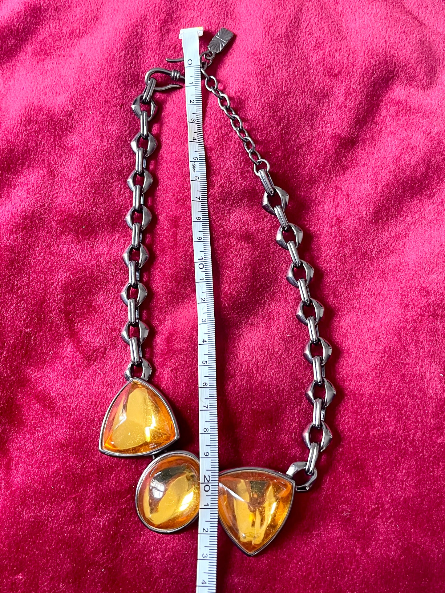 Collar de burbujas color mostaza y gris plata oscuro de Yves Saint Laurent