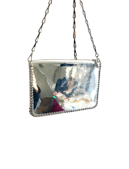 Bolso de cadena con espejo plateado de cuero de Paco Rabanne, elegante y vanguardista