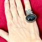 Anillo de metal gris oscuro con piedra negra Arty Vintage de Yves Saint Laurent