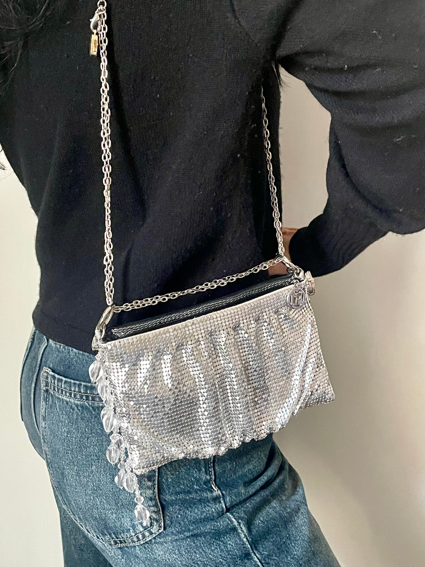 Bolso vintage de metal plateado con píxeles reutilizados de Paco Rabanne: bandolera y bolso de hombro