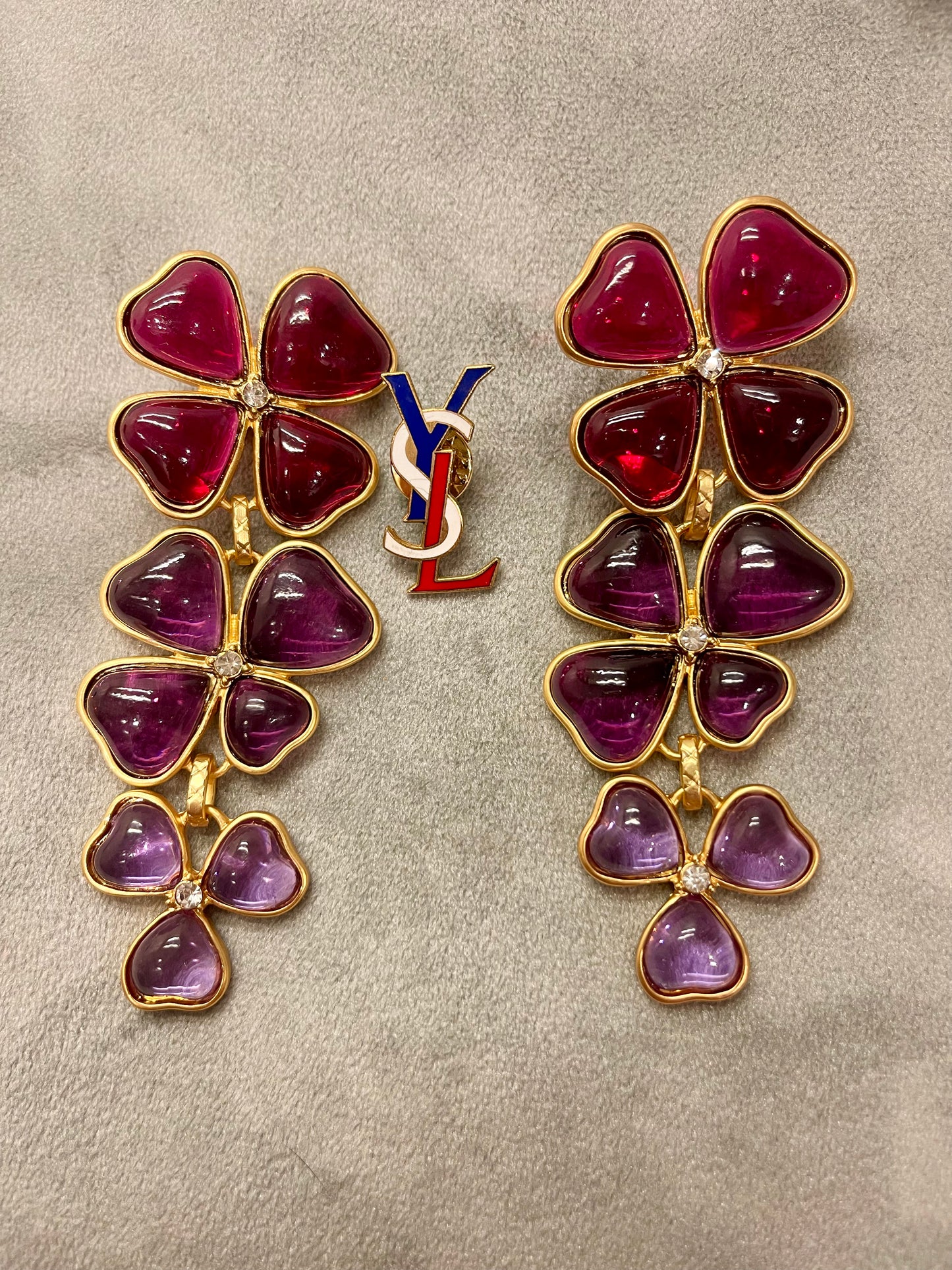 Boucles d'oreilles Trèfle et épingle YSL française émaillée