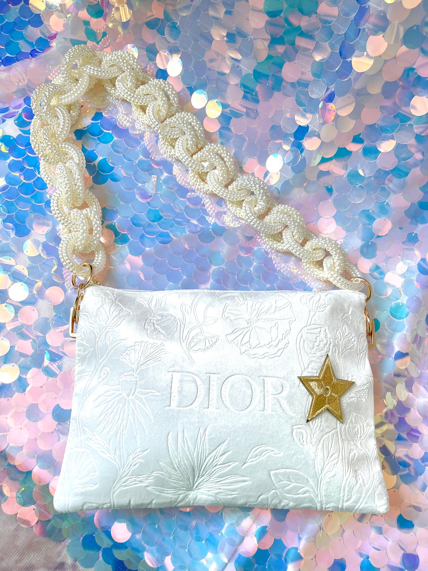 Bolso Dior personalizado de terciopelo blanco