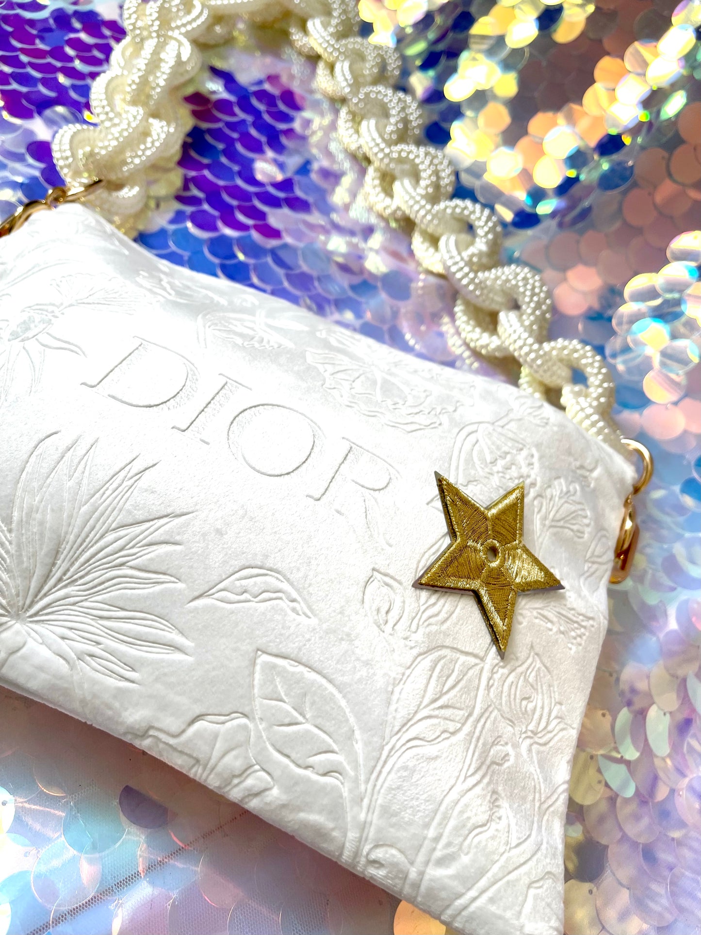 Bolso Dior personalizado de terciopelo blanco