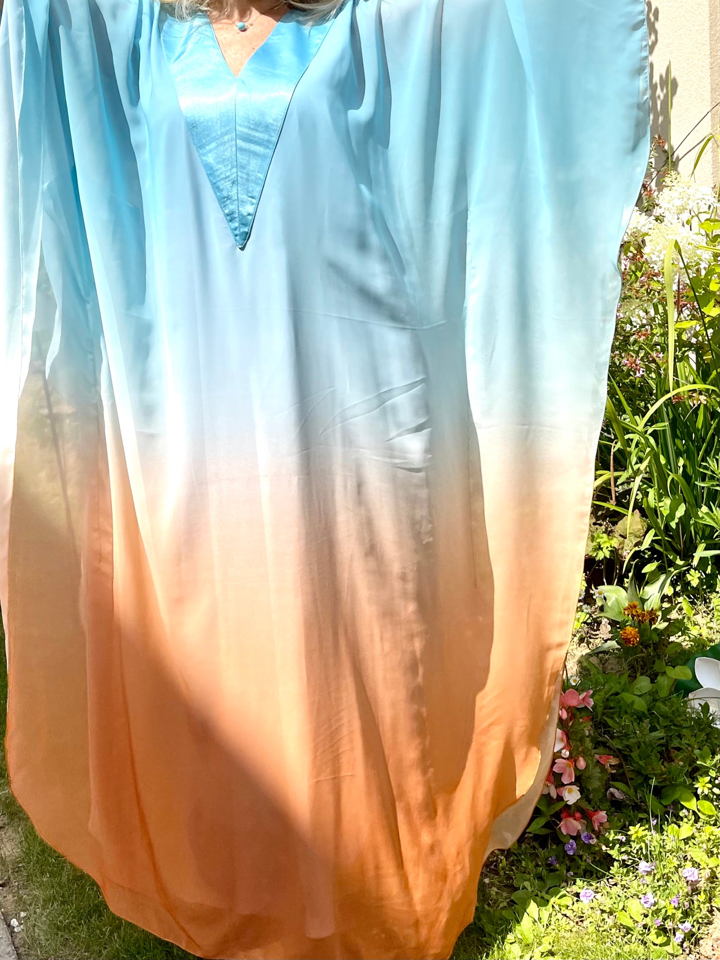 Vestido Abaya hecho a mano de gasa azul y naranja