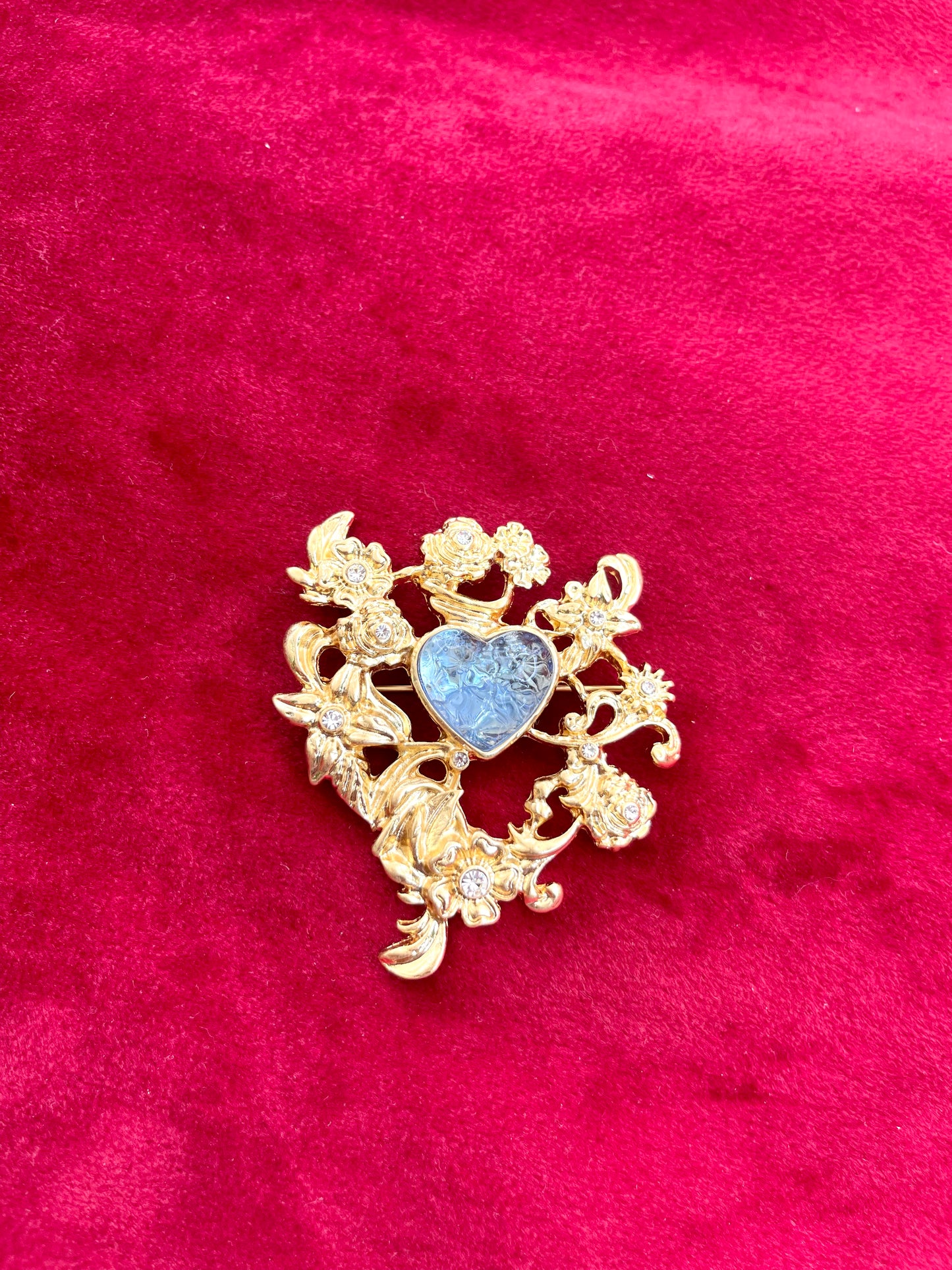 Blue Heart Art Nouveau Gold Metal Color Brooch