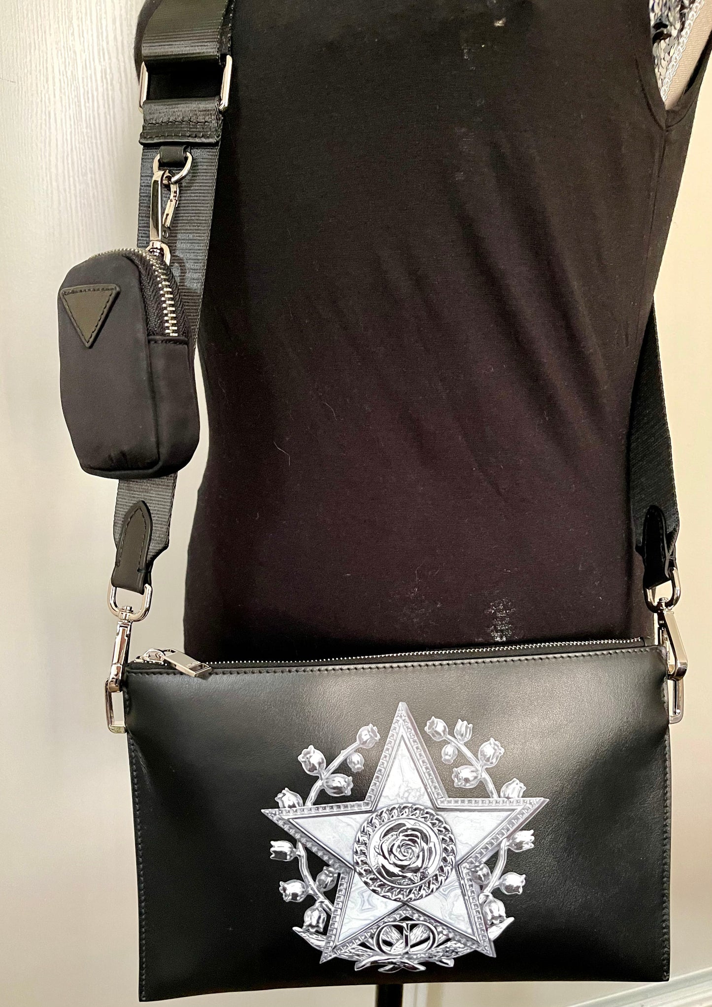 Pochette en cuir Dior modifié