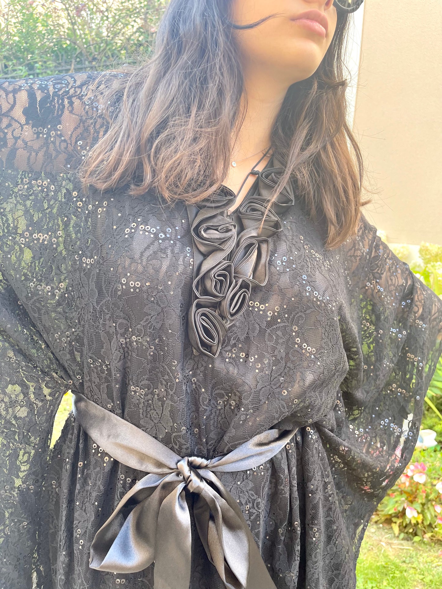 Robe Abaya noire à paillettes et dentelle
