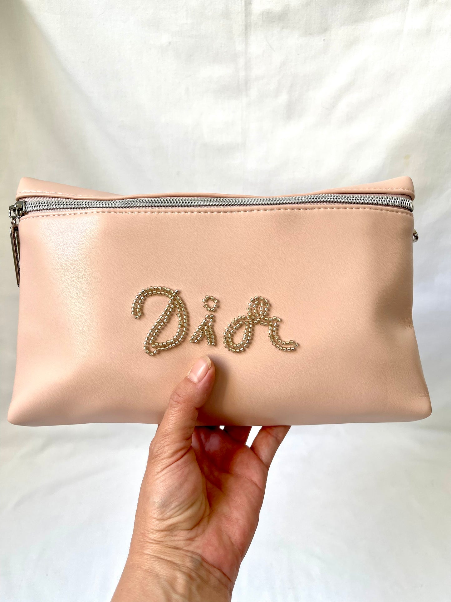 Pochette Dior rose clair upcyclée