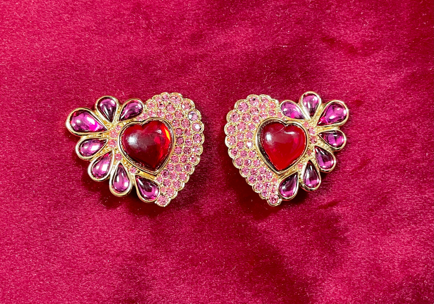 Boucles d'oreilles violettes et rouges vintage authentiques rares