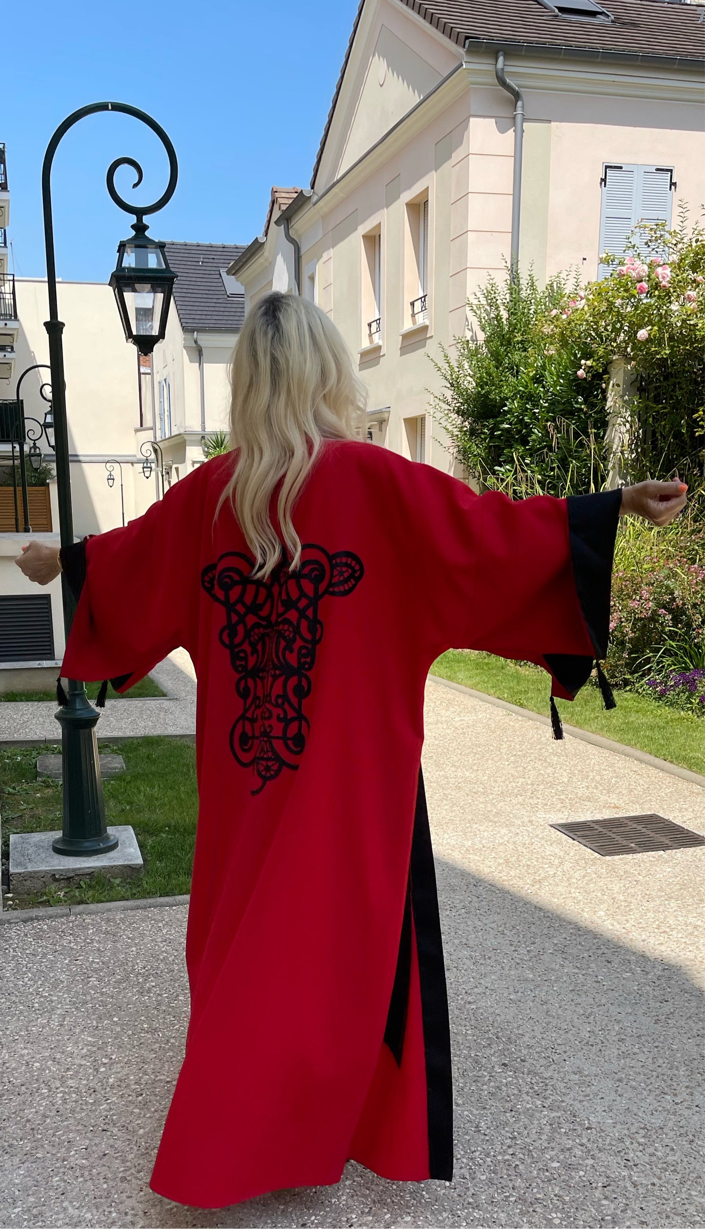 Kimono Abaya rojo hecho a mano