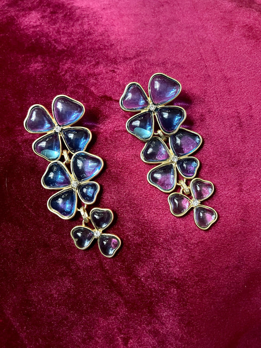 Boucles d'oreilles bleues en forme de cœur et de trèfle