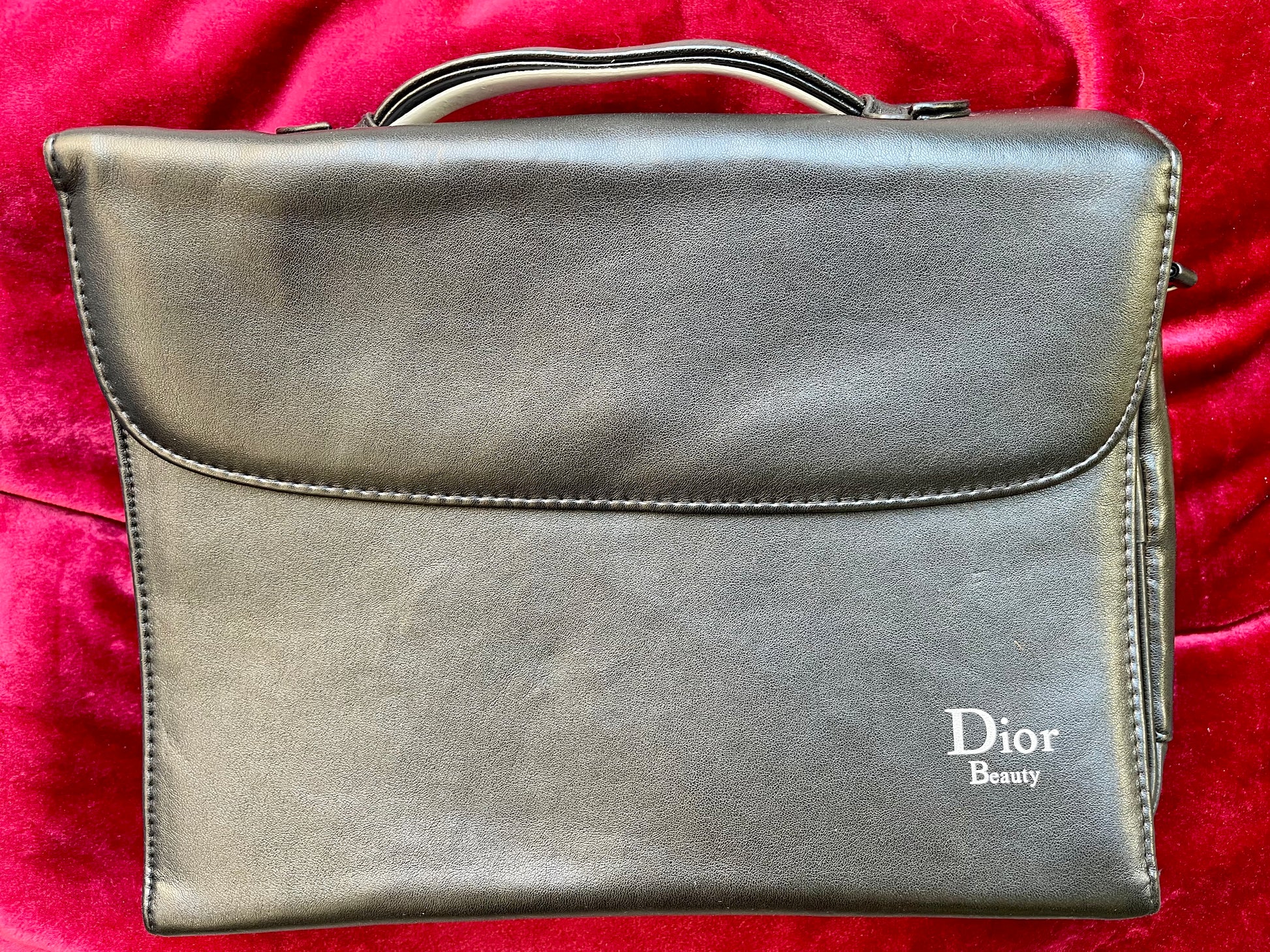 dior makeup travel bag Travel Dior Bag Large Size – UpcycledVintaByRania / ByR