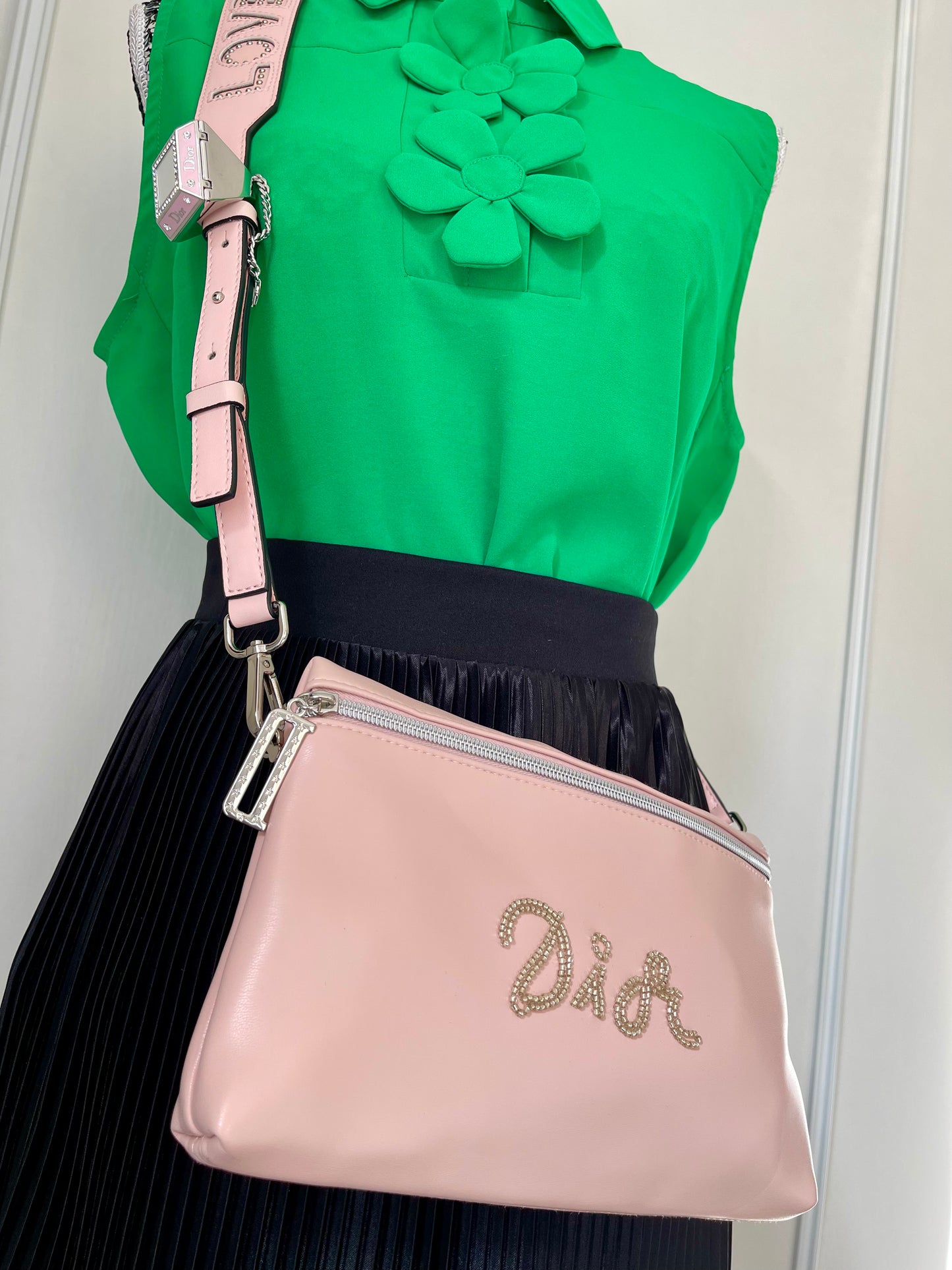 Pochette Dior rose clair upcyclée