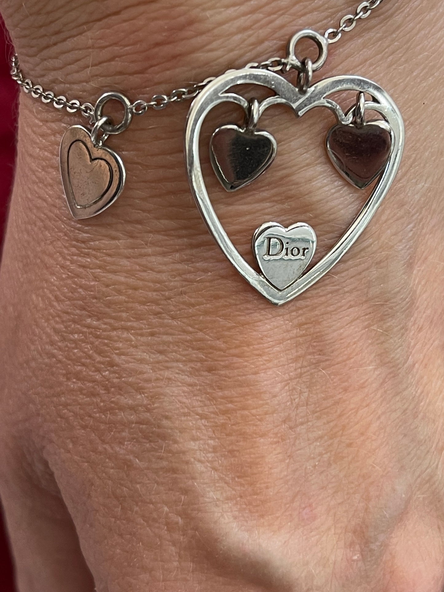 Pulsera vintage con dijes de corazón