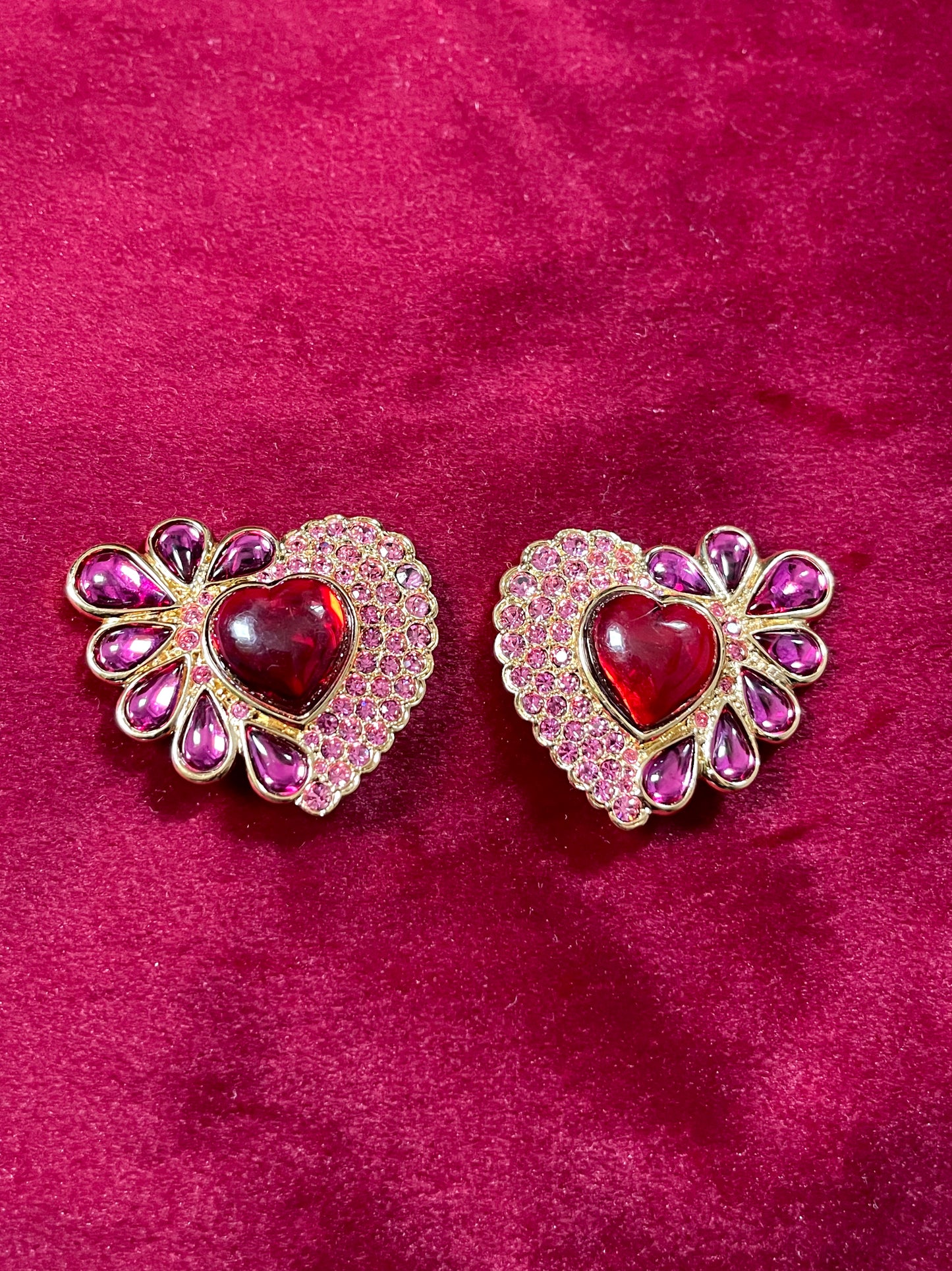 Boucles d'oreilles violettes et rouges vintage authentiques rares