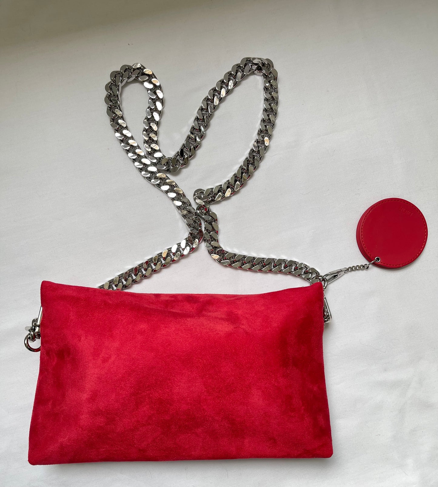 Pochette Dior en velours rouge upcyclé