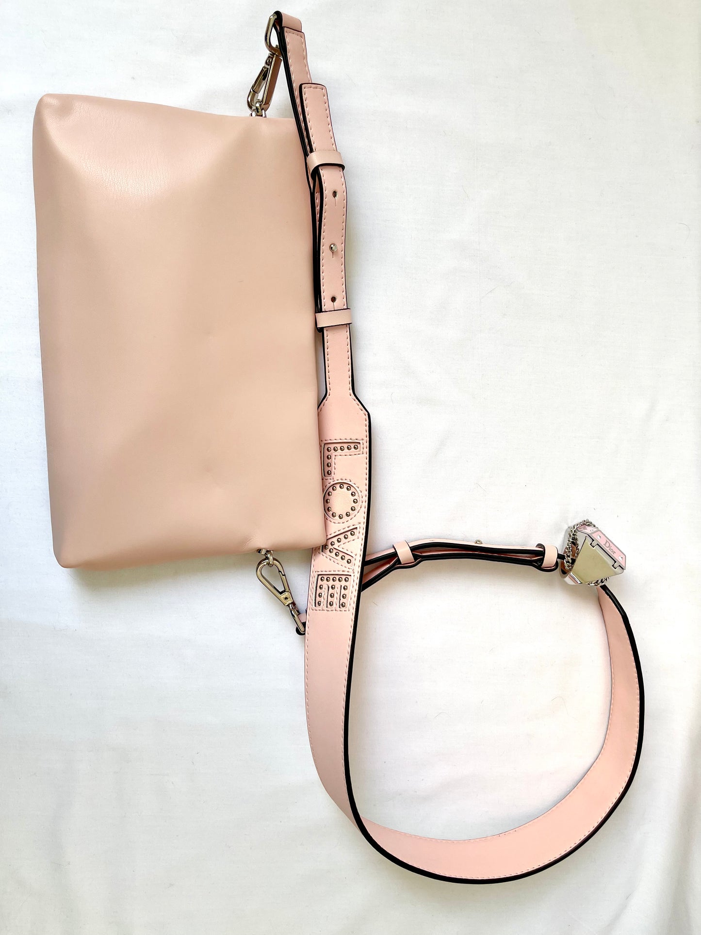 Pochette Dior rose clair upcyclée