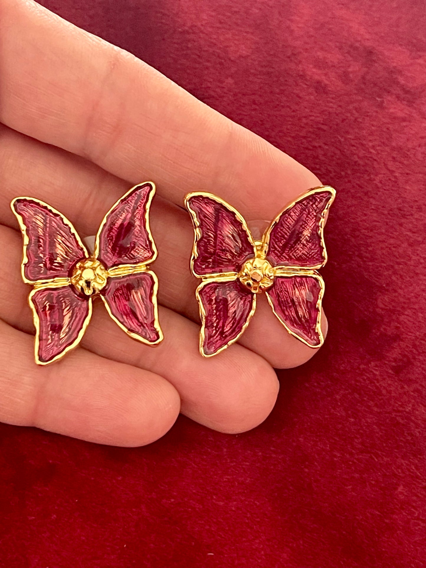 Pendientes de mariposa rosa de diseño vintage